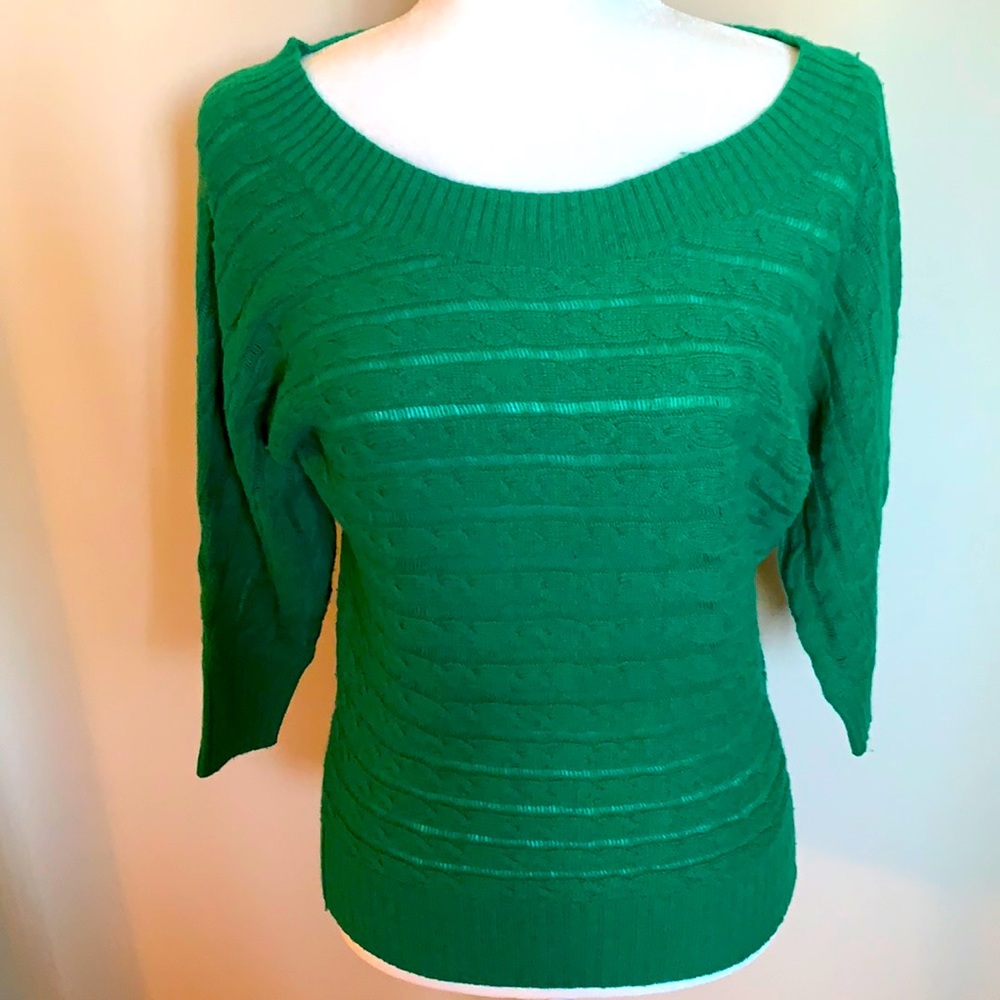 Sweater in Kelly green